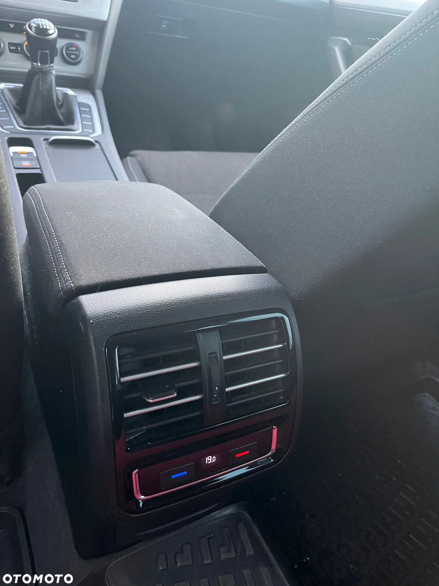 Volkswagen Passat 2.0 TDI BMT Comfortline - 3