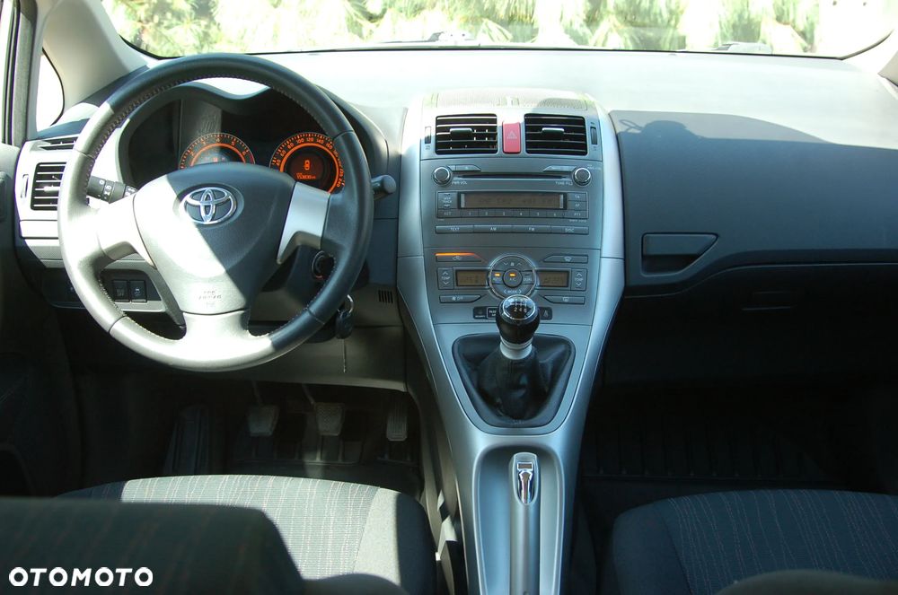 Toyota Auris 1.33 VVT-i Premium - 11