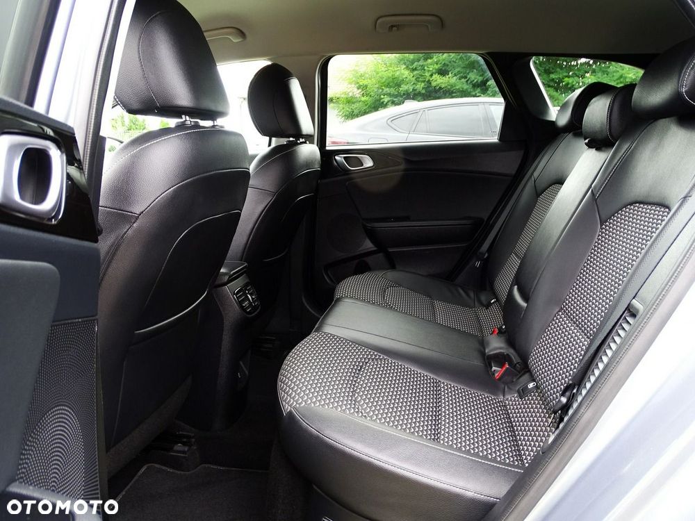 Kia Ceed 1.6 GDI PHEV L Business Line DCT - 36