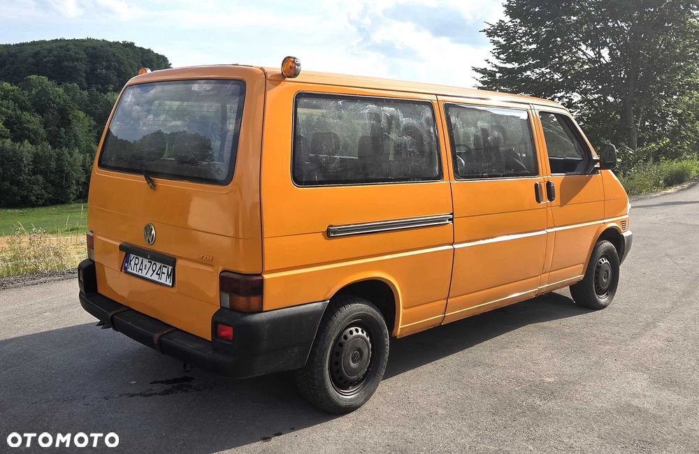 Volkswagen Caravelle - 3