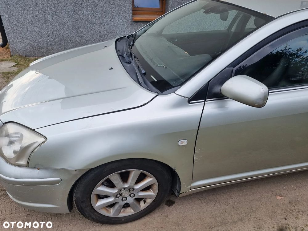 Toyota Avensis 2.0 D-4D High - 9