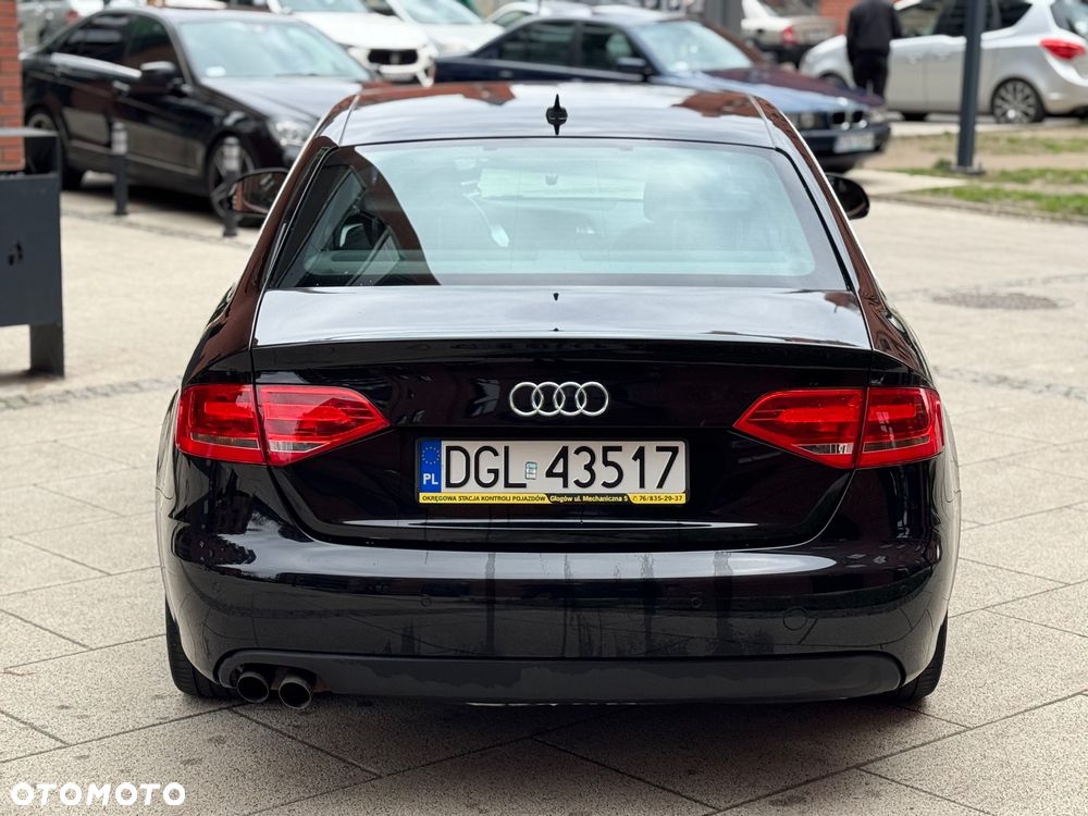 Audi A4 Limousine - 4