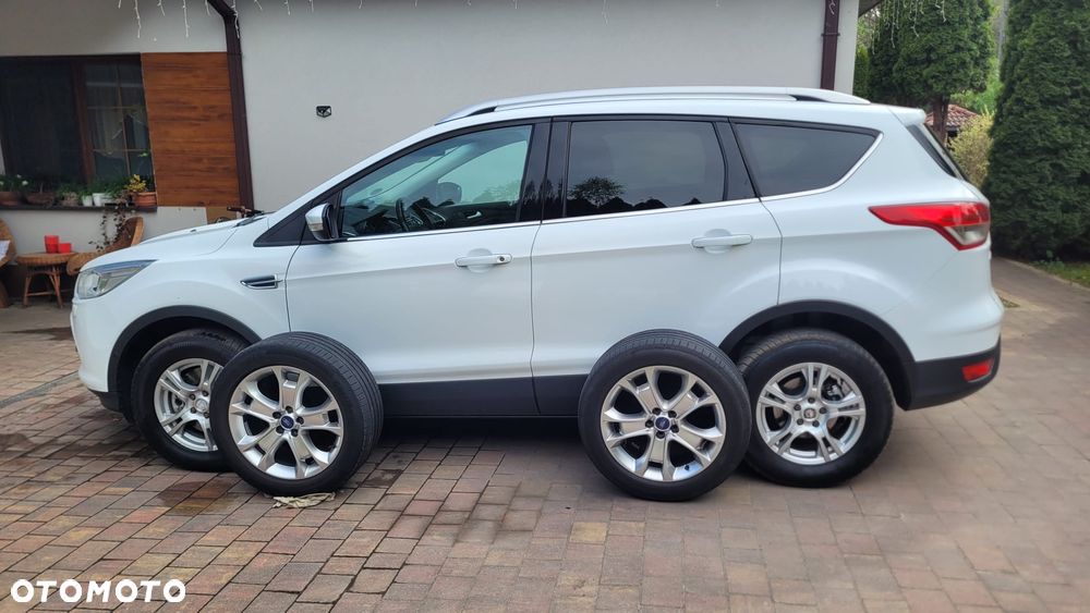 Ford Kuga 2.0 TDCi 2x4 Titanium - 2
