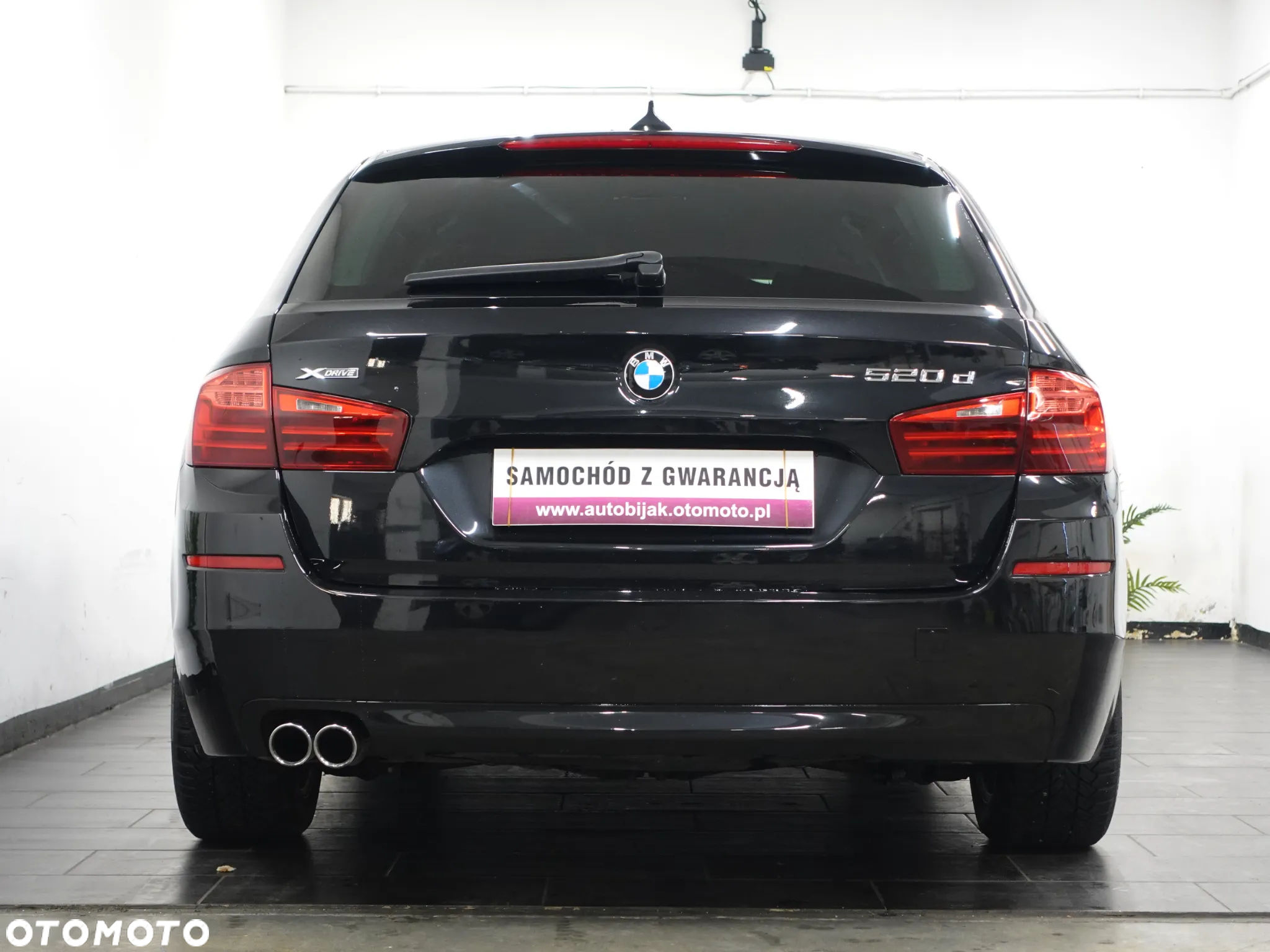 BMW Seria 5 520d xDrive Touring - 8