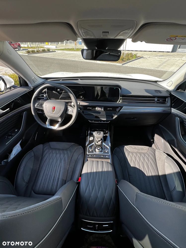Hongqi HS5 2.0T AWD - 12