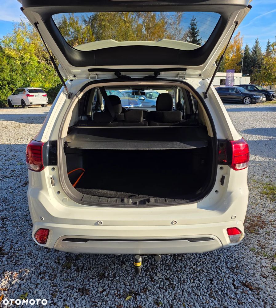 Mitsubishi Outlander 2.4 4WD Plug-In Hybrid Diamant - 9