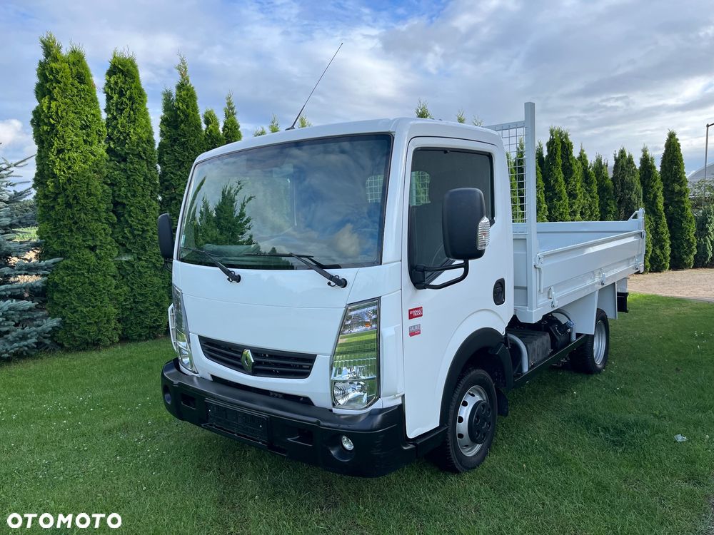 Renault Maxity - 1
