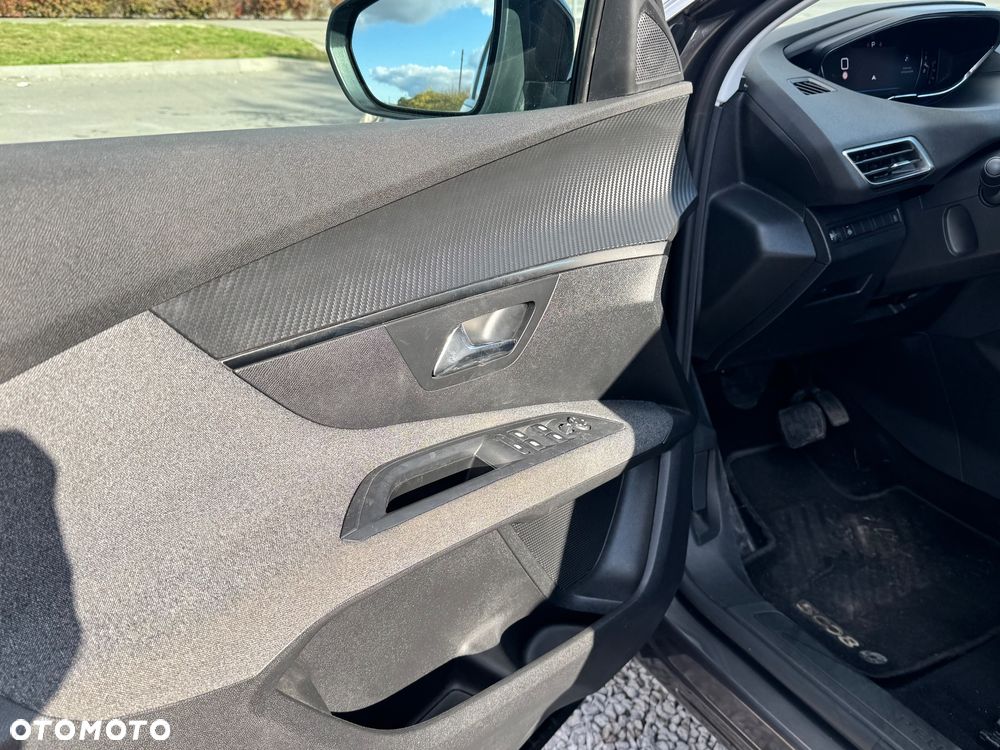 Peugeot 5008 PureTech 130 EAT6 Active - 12