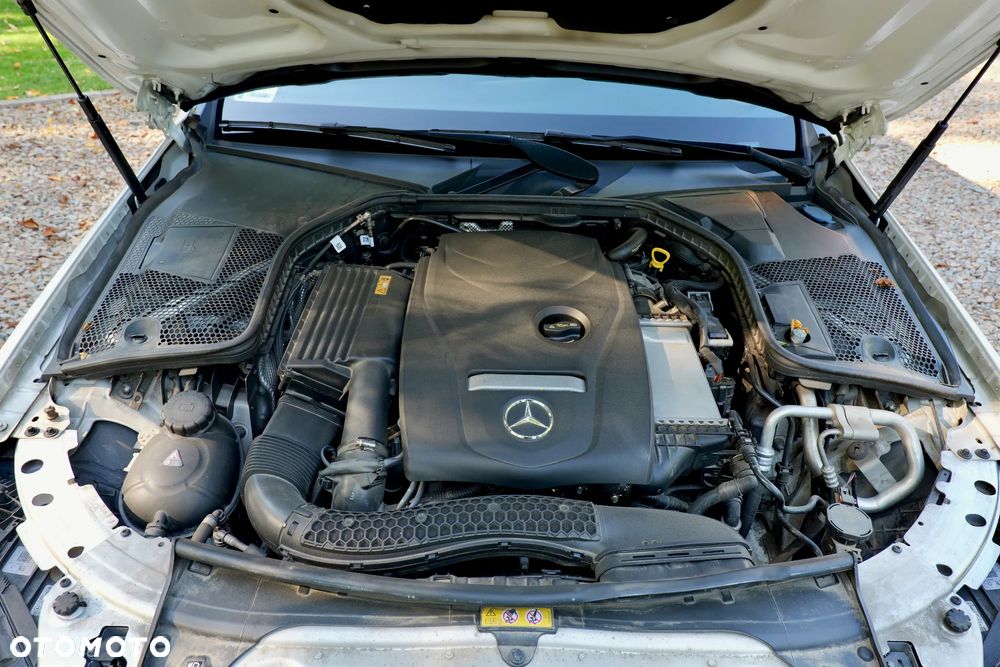 Mercedes-Benz Klasa C 200 4-Matic 9G-TRONIC - 27