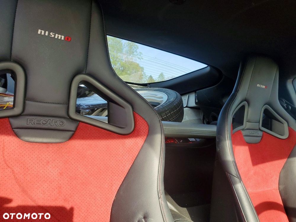 Nissan 370 Z - 11