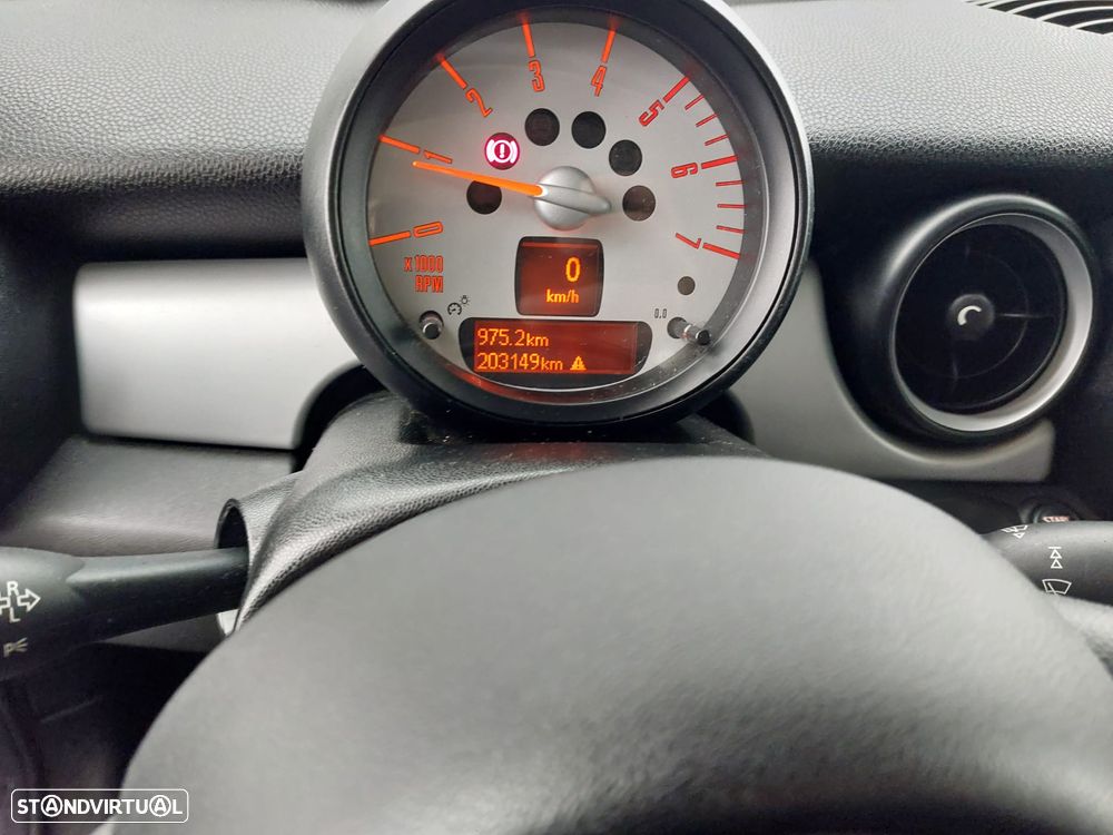 MINI 3 Portas One D - 11