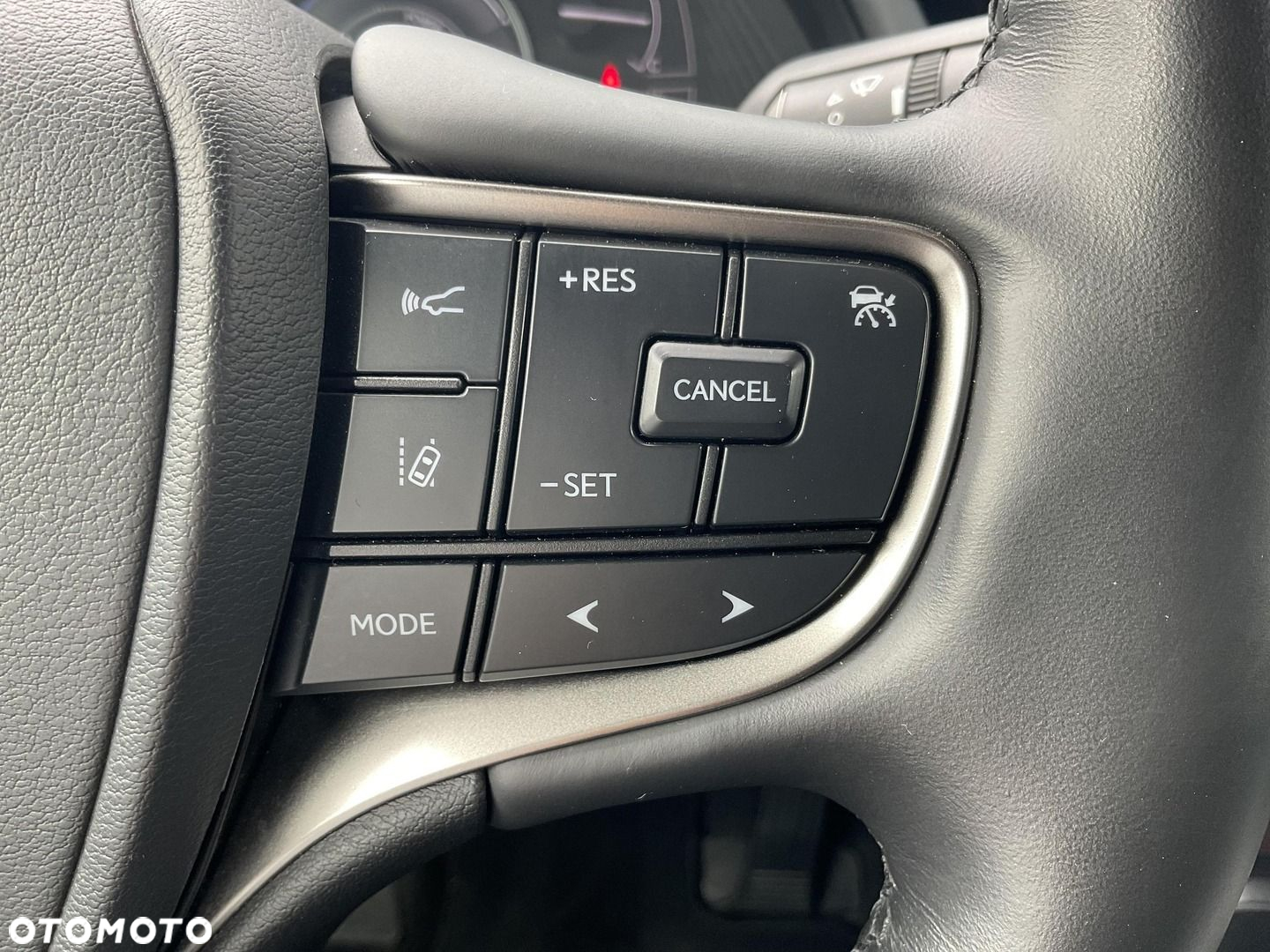 Lexus UX - 24