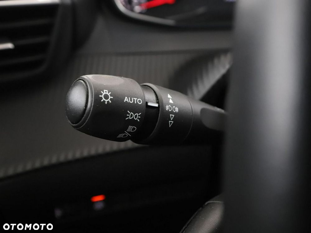 Peugeot 2008 PureTech 100 Business - 35