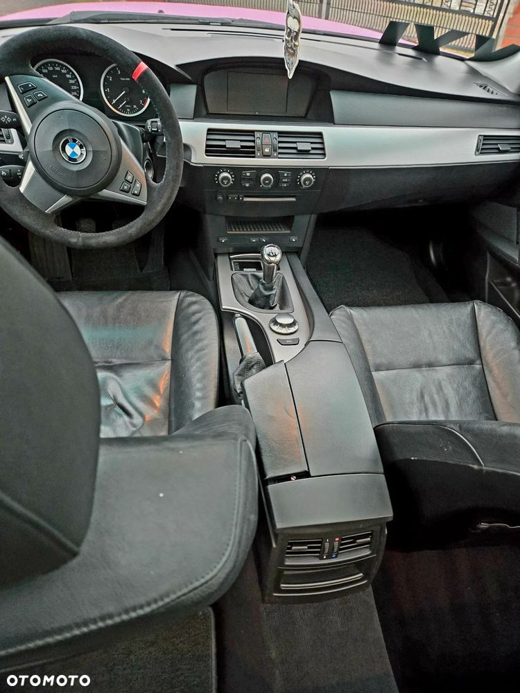 BMW Seria 5 525i Touring - 17