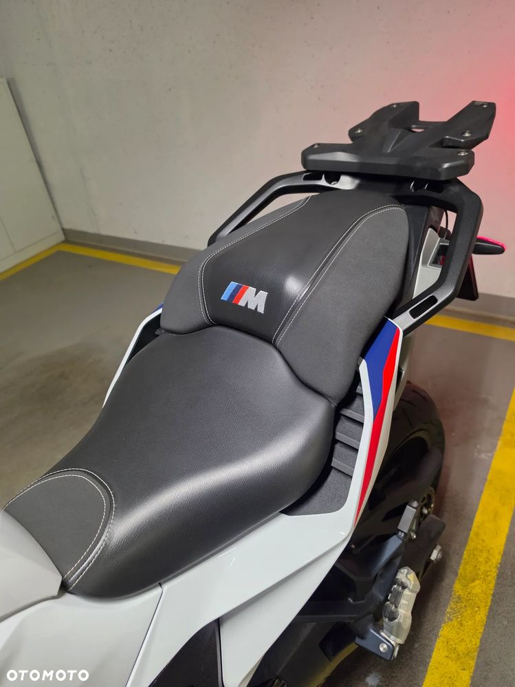 BMW XR - 8