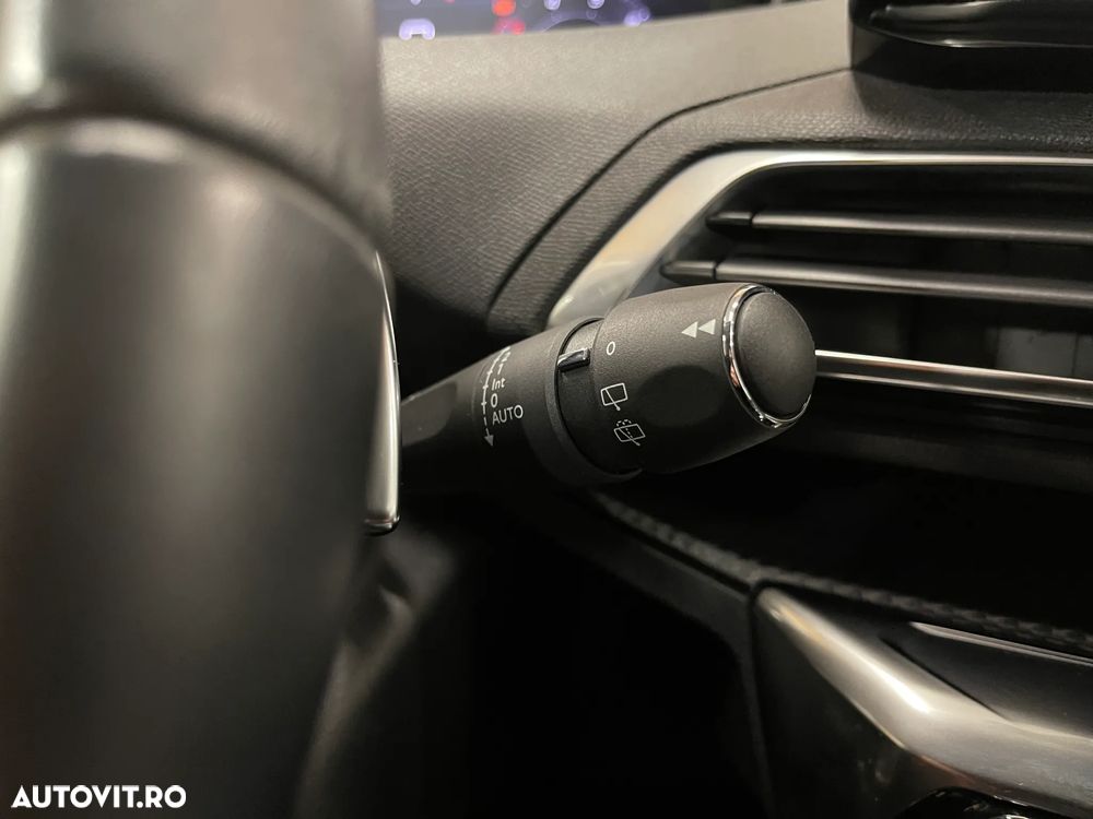 Peugeot 5008 1.5L BlueHDI EAT8 S&S Allure - 28