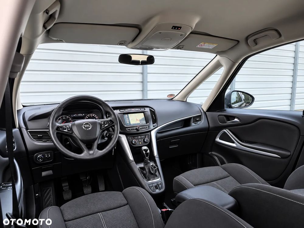 Opel Zafira 1.4 Turbo Business Edition - 17