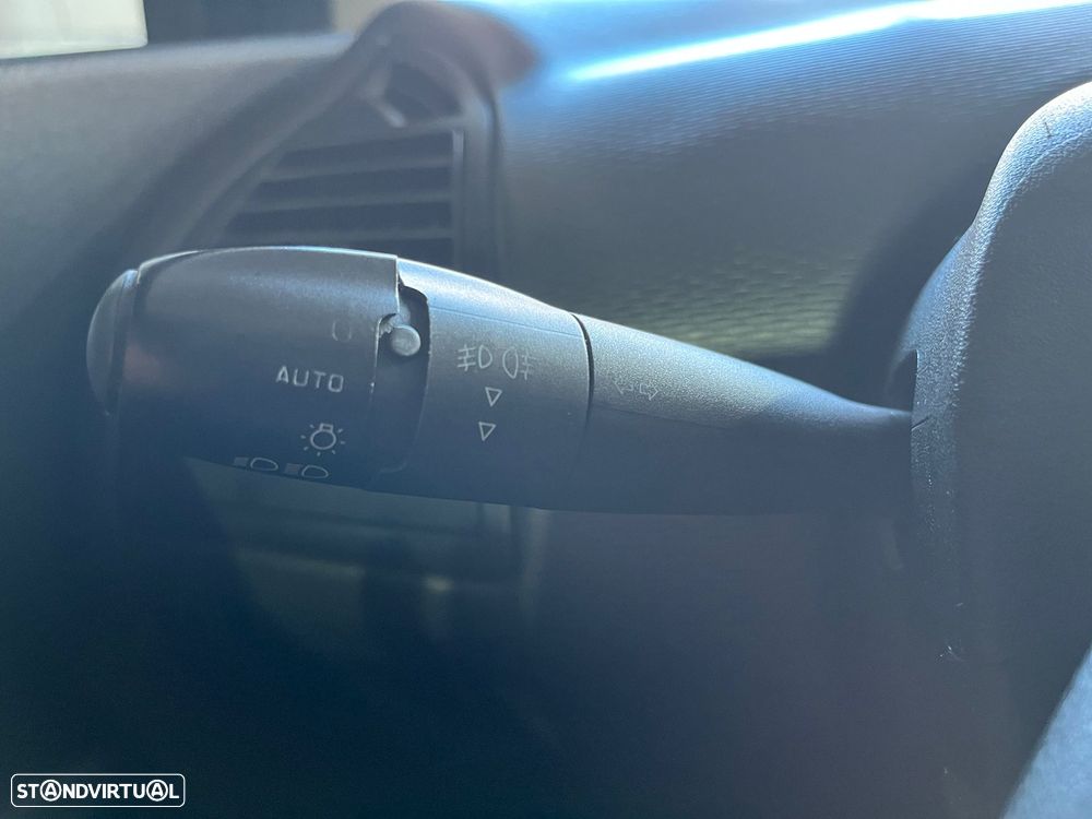 Citroën C4 1.6 HDi SX - 21