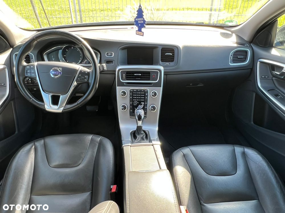 Volvo V60 D3 Geartronic Summum - 33