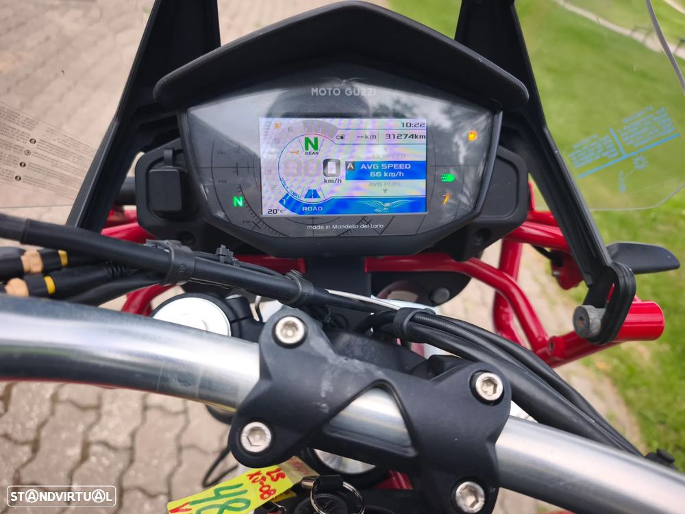 Moto Guzzi V85 TT - 4