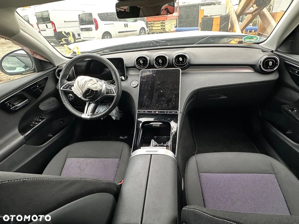 Mercedes-Benz Klasa C 220 d 4Matic T 9G-TRONIC Avantgarde - 3