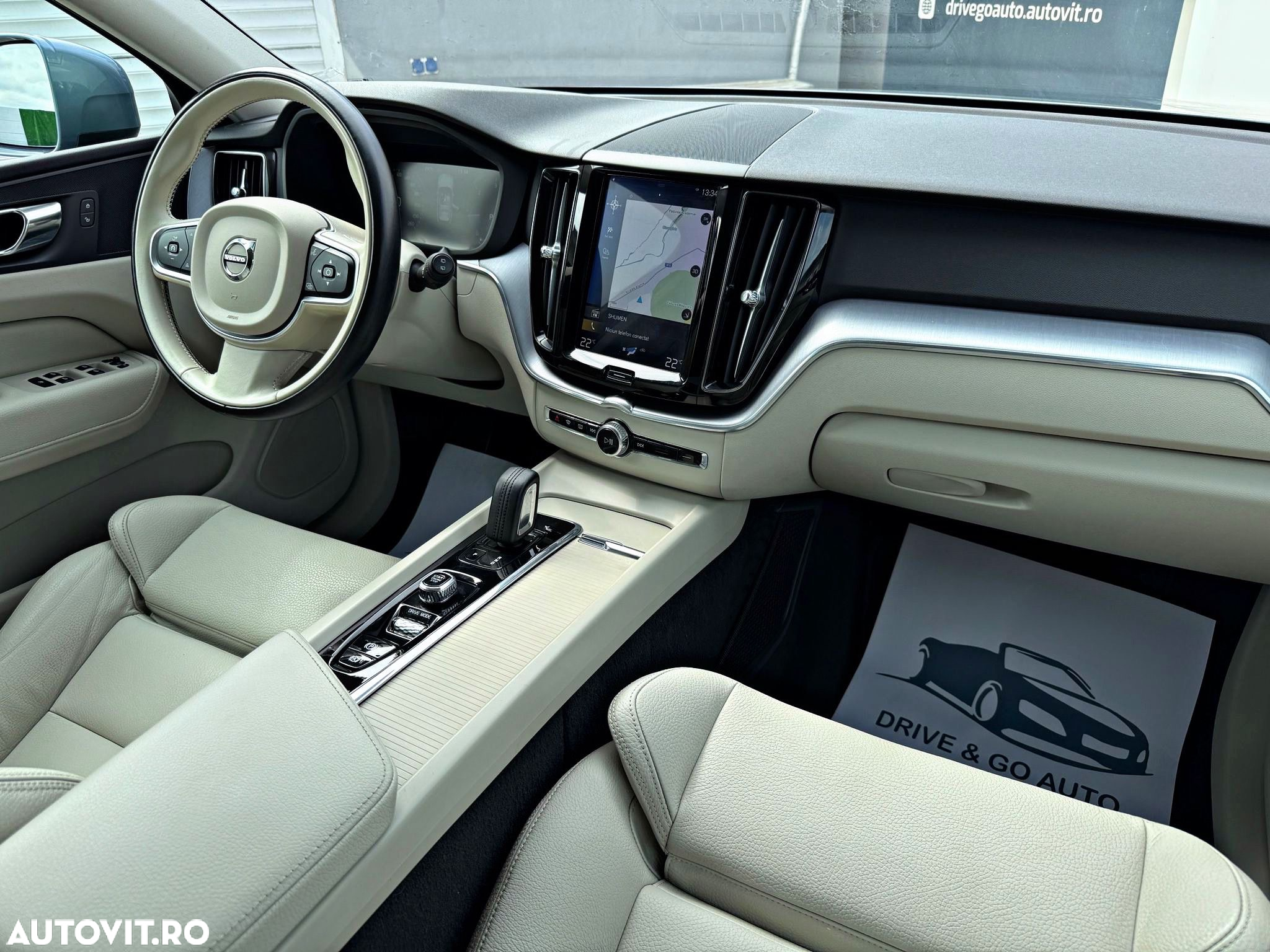 Volvo XC 60 B4 D AWD Geartronic Momentum Pro - 13