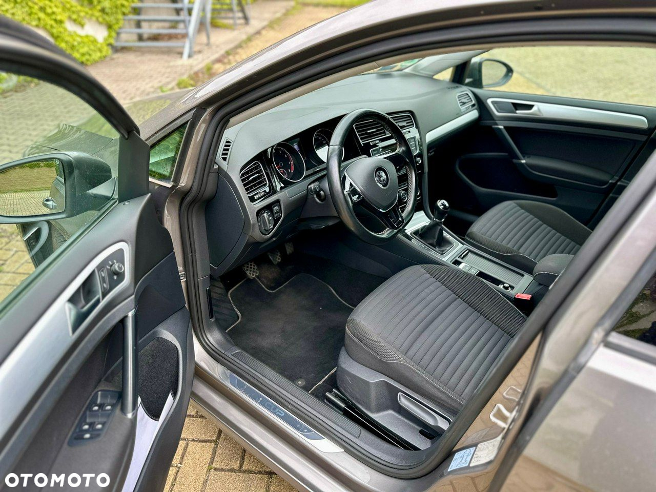 Volkswagen Golf VII 1.2 TSI BMT Trendline - 5