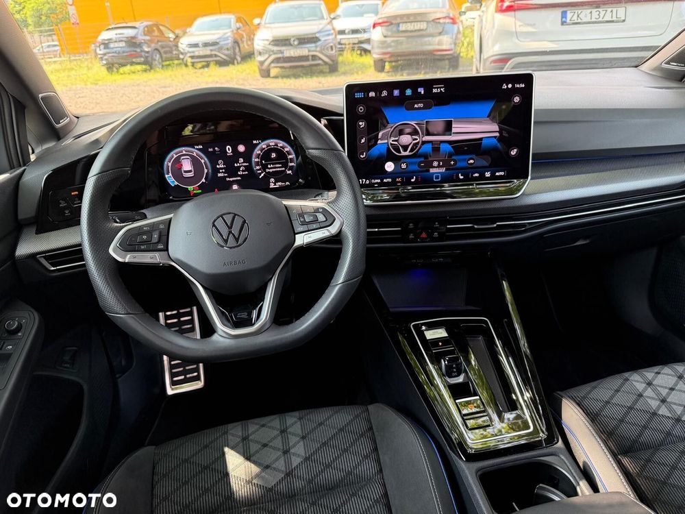 Volkswagen Golf 1.5 eTSI mHEV R-Line Plus DSG - 8