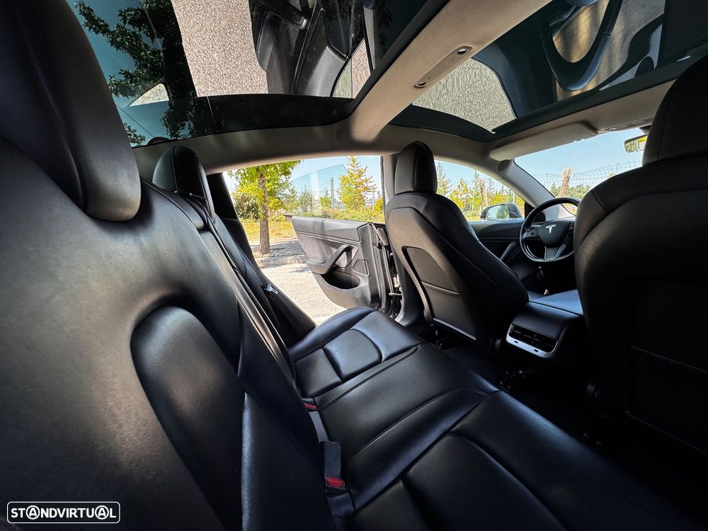 Tesla Model 3 - 11