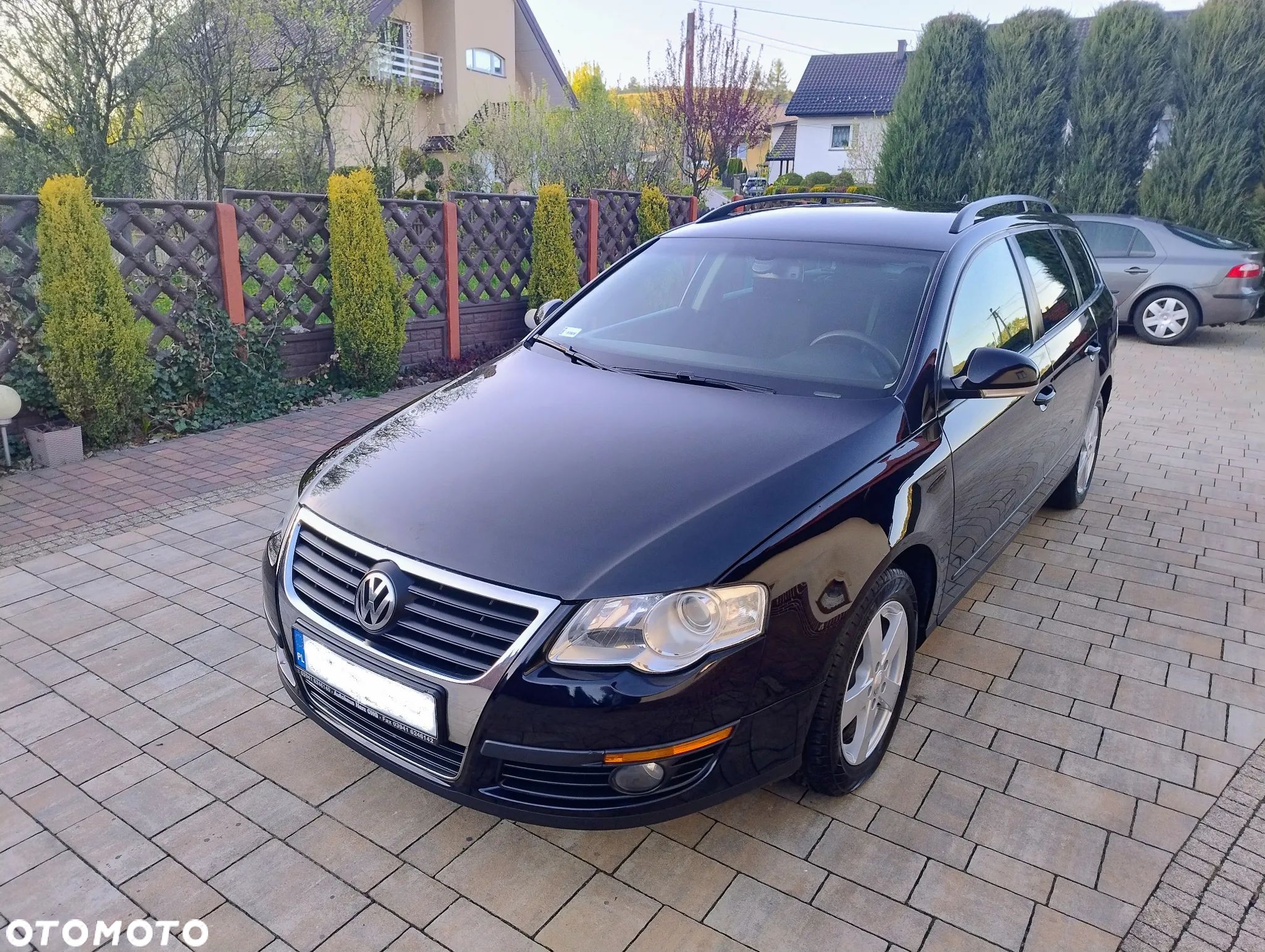 Volkswagen Passat - 1