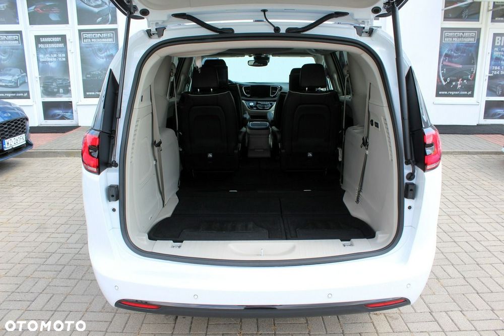 Chrysler Pacifica - 9