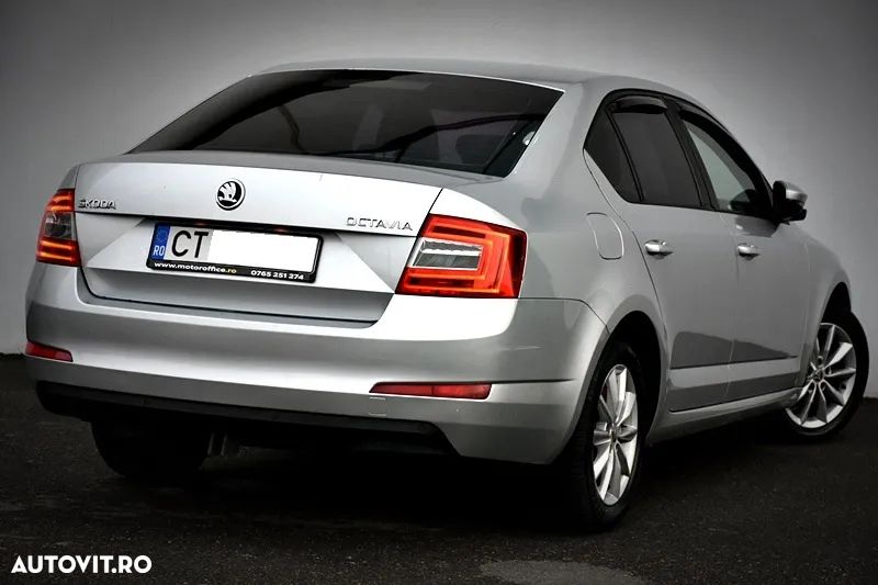 Skoda Octavia 2.0 TDI DSG Style - 10