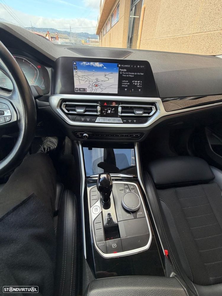 BMW 318 d Pack Desportivo M Auto - 3