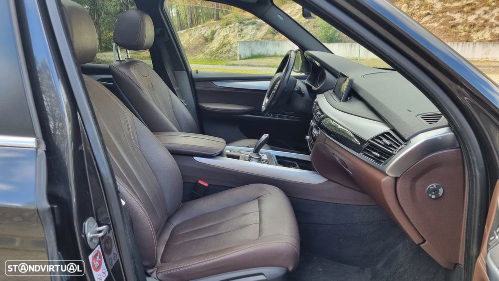 BMW X5 25 d sDrive Comfort 7L - 25