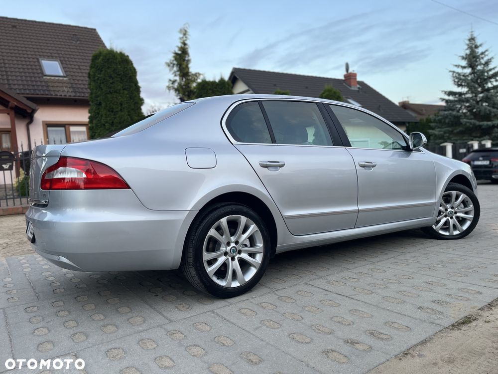 Skoda Superb 2.0 TDI DSG Exclusive - 37