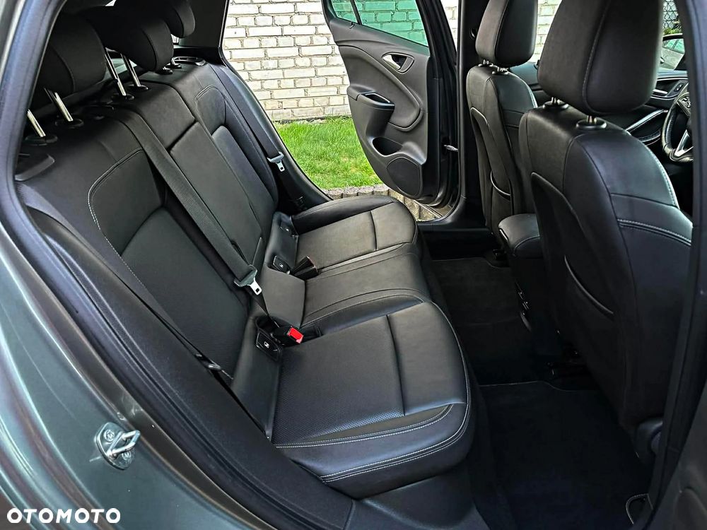 Opel Astra 1.6 CDTI Elite S&S - 32