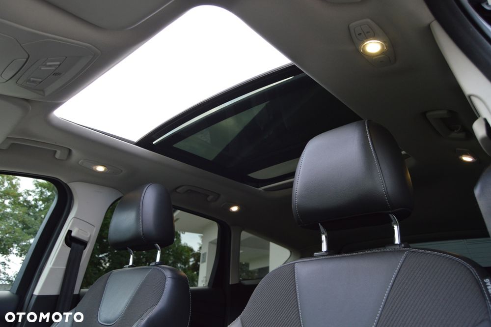 Ford Kuga 2.0 TDCi 2x4 Titanium - 12
