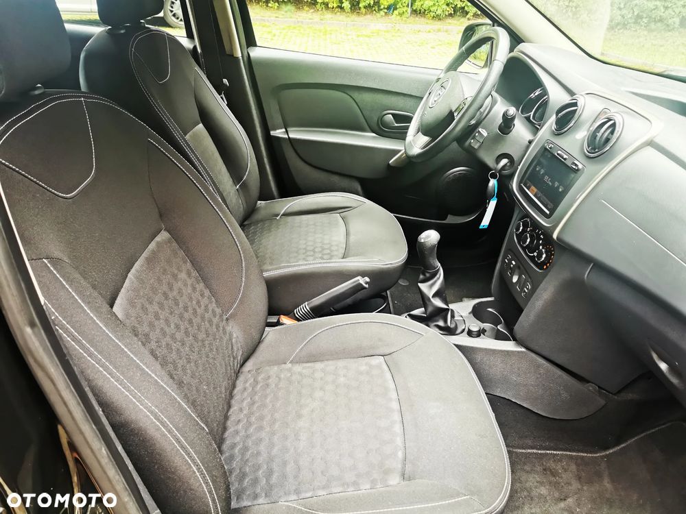 Dacia Sandero TCe 90 Laureate - 17
