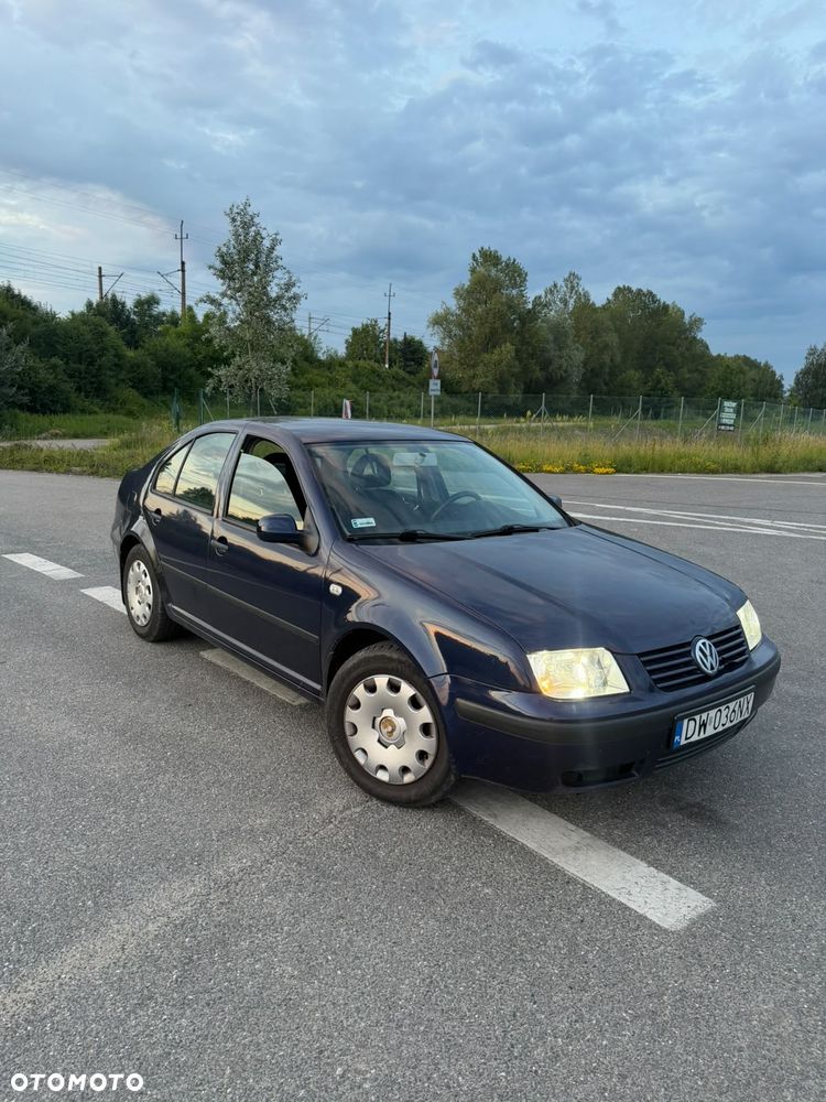 Volkswagen Bora 1.4 Comfortline - 1