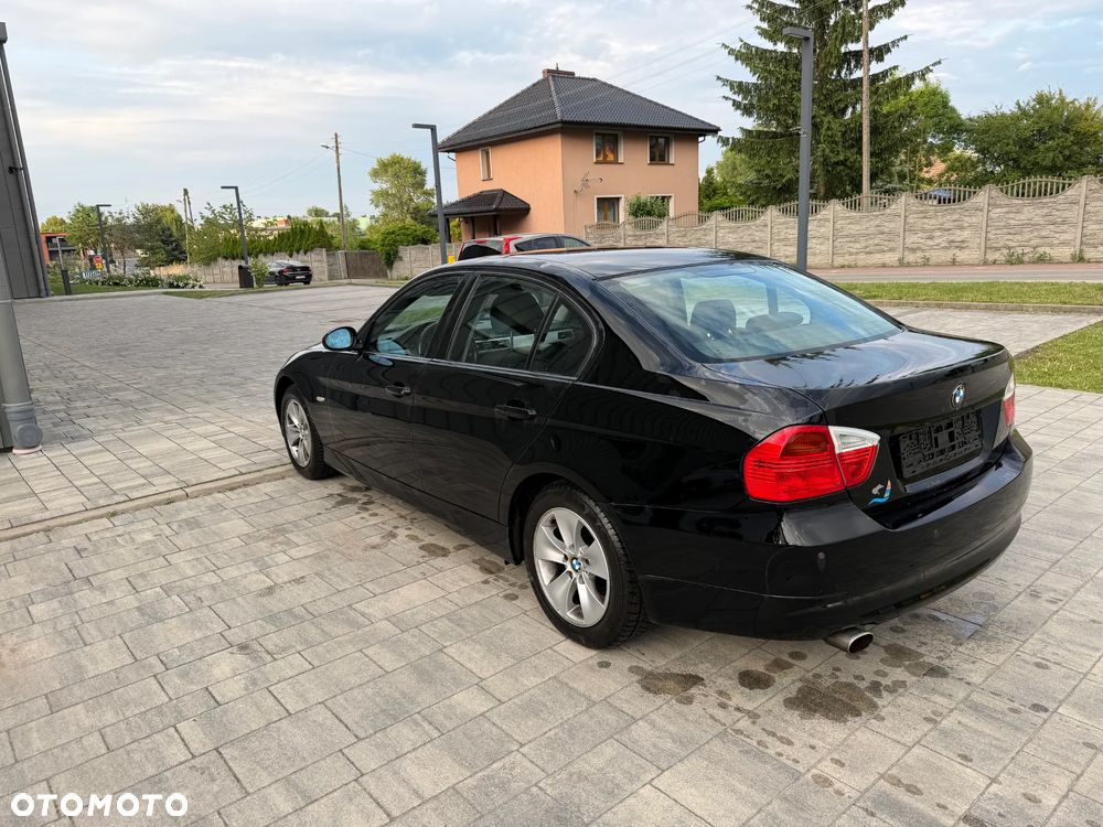 BMW Seria 3 318i - 3