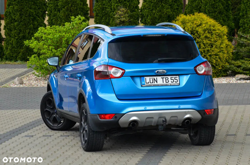 Ford Kuga 2.0 TDCi 2x4 Titanium - 12