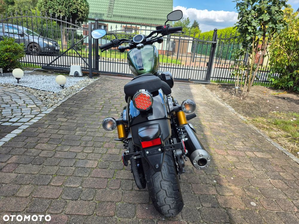 Yamaha XVS - 8