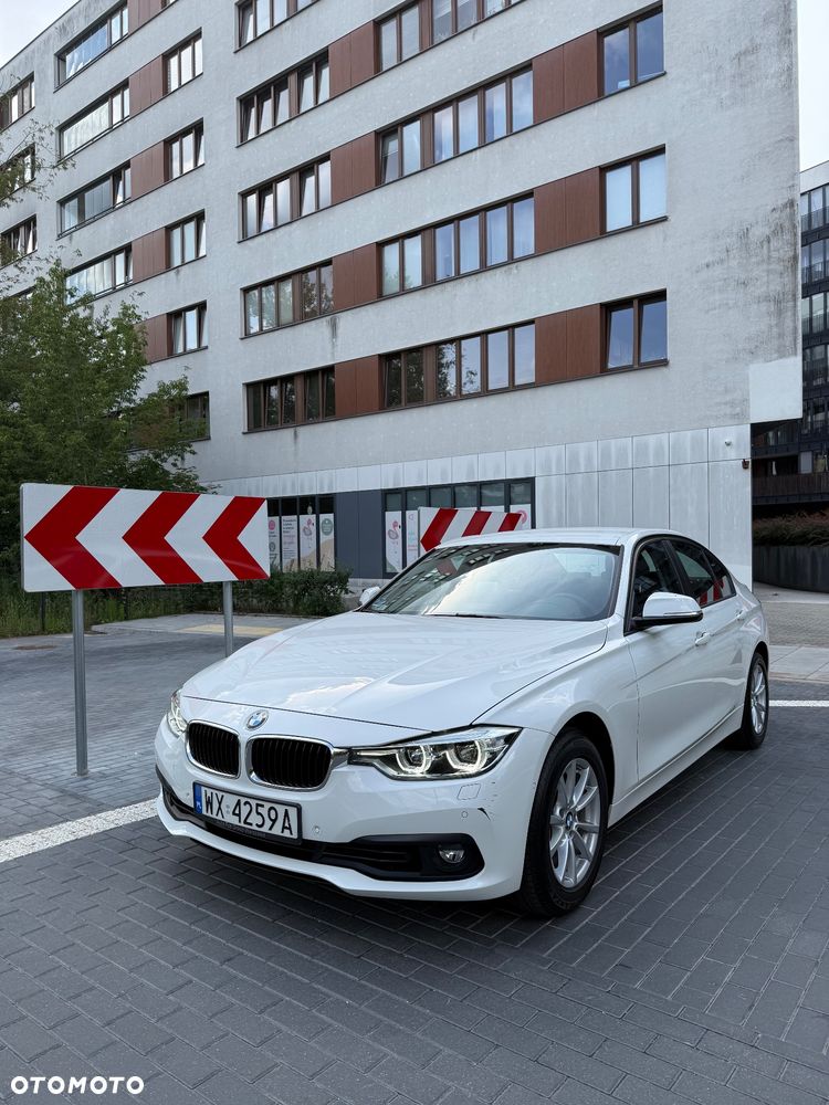 BMW Seria 3 318i - 9