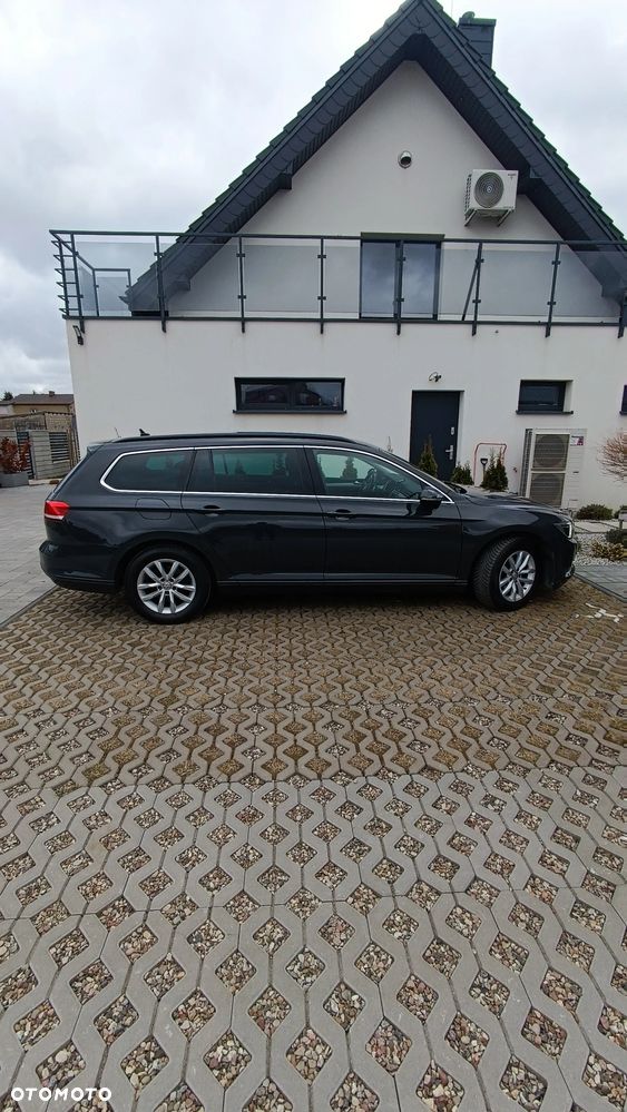 Volkswagen Passat - 11
