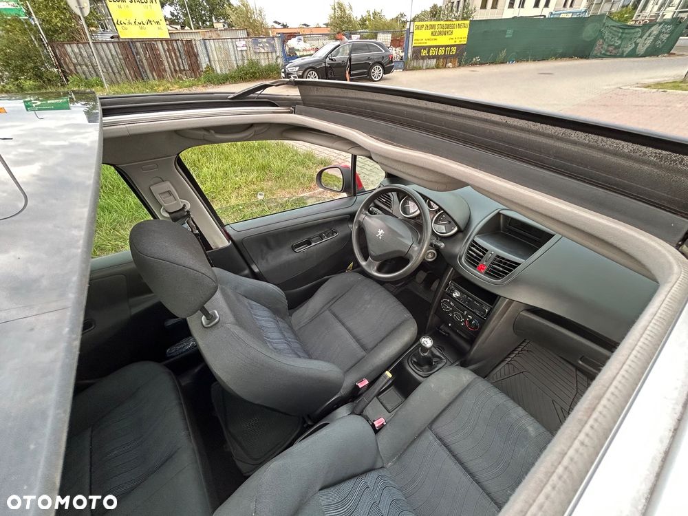 Peugeot 207 1.4 Presence - 24