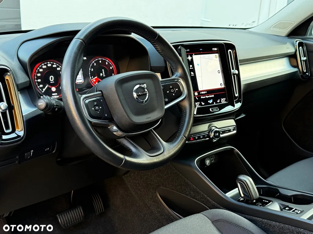 Volvo XC 40 B4 B AWD Geartronic Momentum Pro - 8