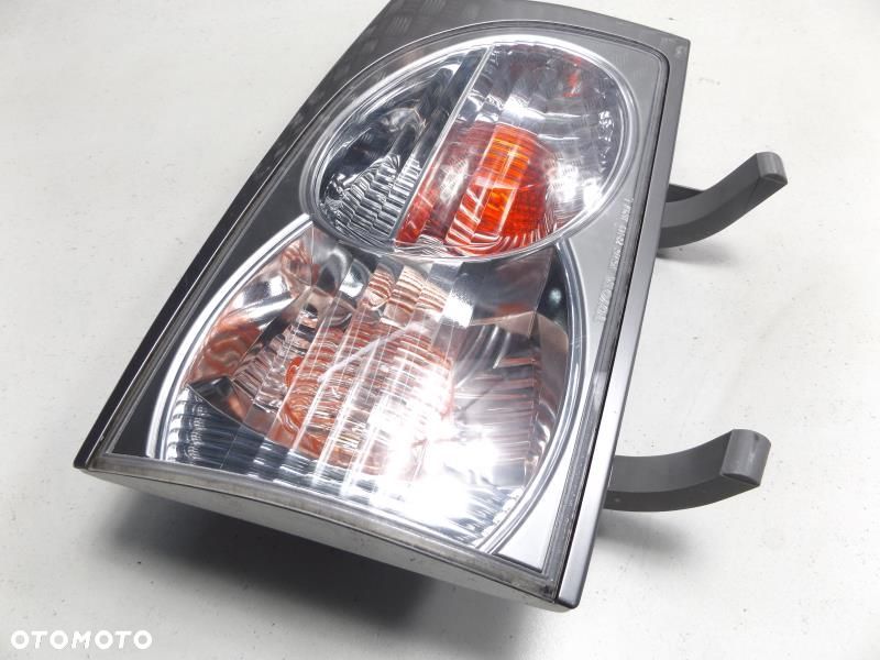 TOYOTA PREVIA II LAMPA LEWA TYLNA LEWY TYŁ W KLAPĘ - 4
