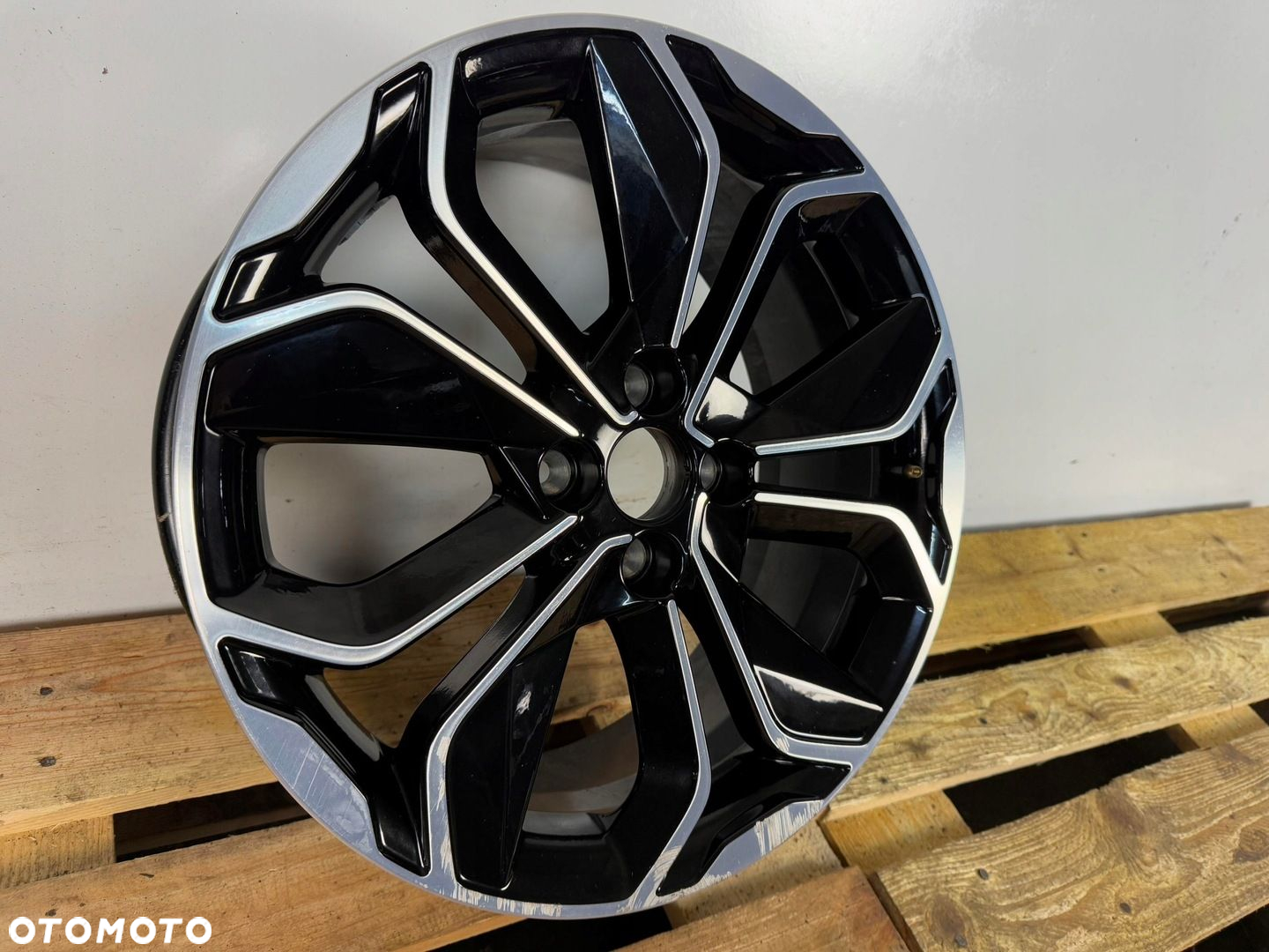 FELGA ALUMINIOWA RENAULT CLIO IV V CAPTUR 17" 7.0 403007914R CALA LADNA - 3