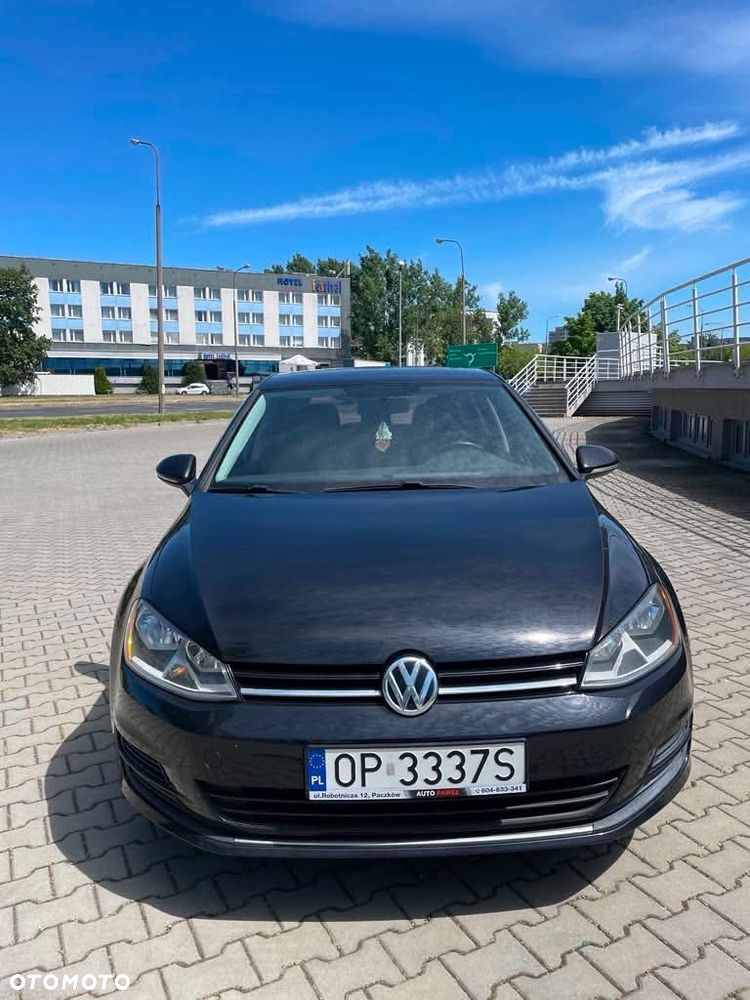 Volkswagen Golf - 1