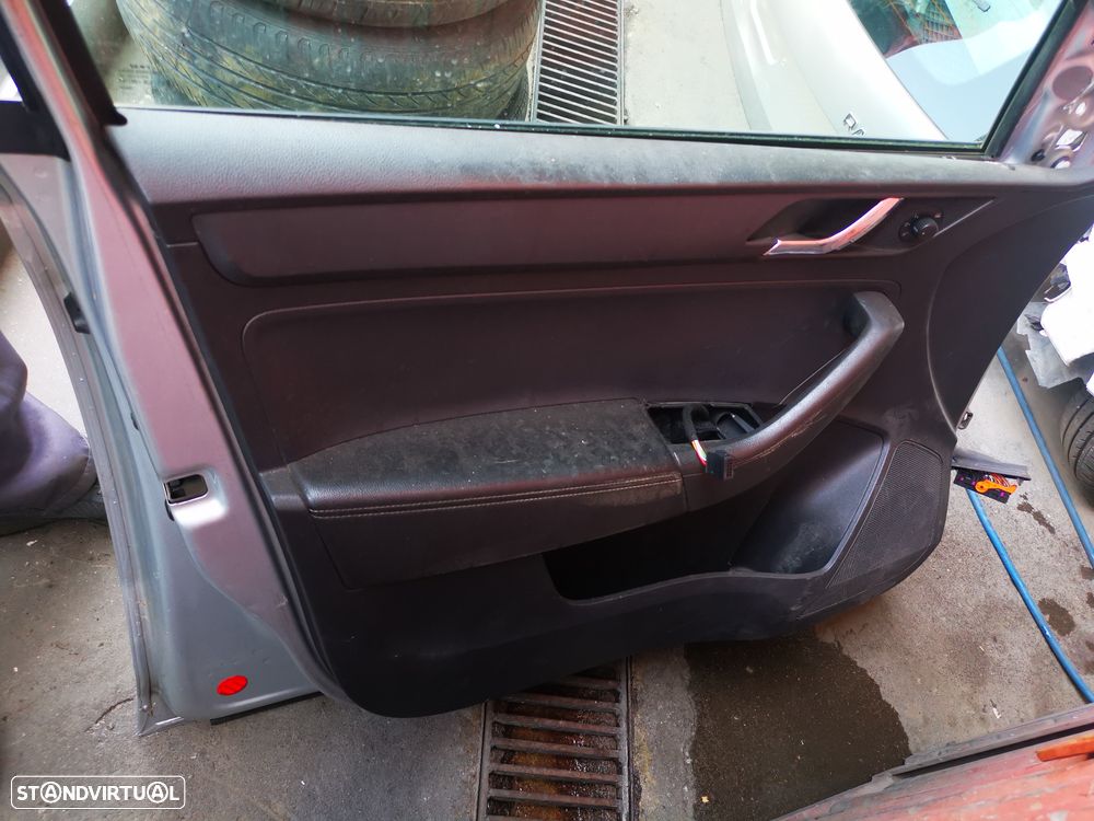 SKODA RAPID PORTA FRENTE ESQUERDA - PF562 - 5